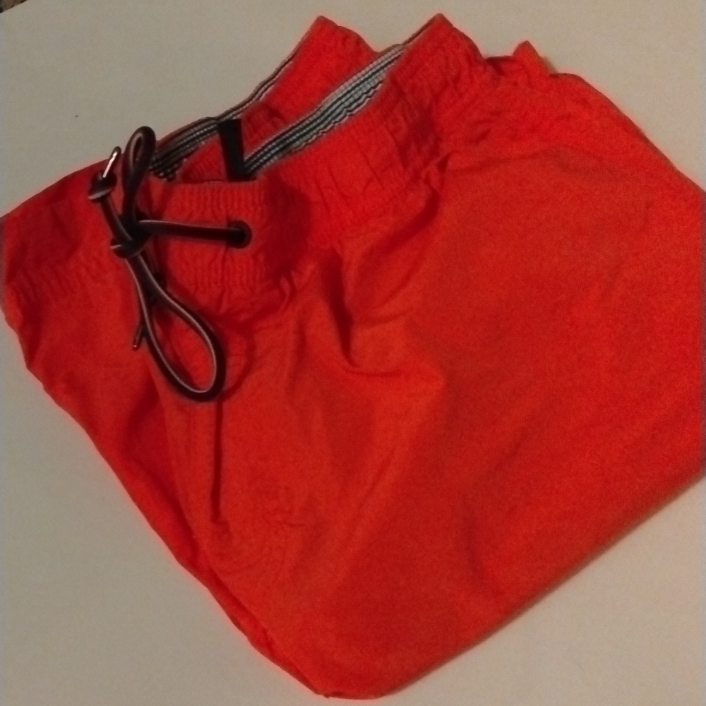 Like new Tommy H men's XL swim shorts